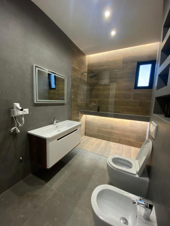 White 2 - Luxury Villa Velipojë